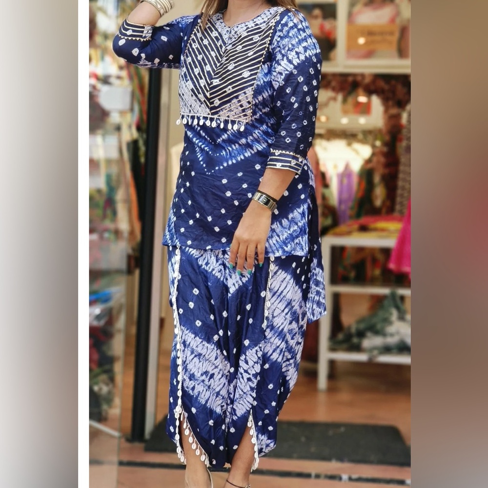 Muslin silk Bandhej print cordset set with pants - Picture 6 of 9